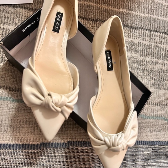 Nine West Cream Flats with Bow Detail - Picture 1 of 5